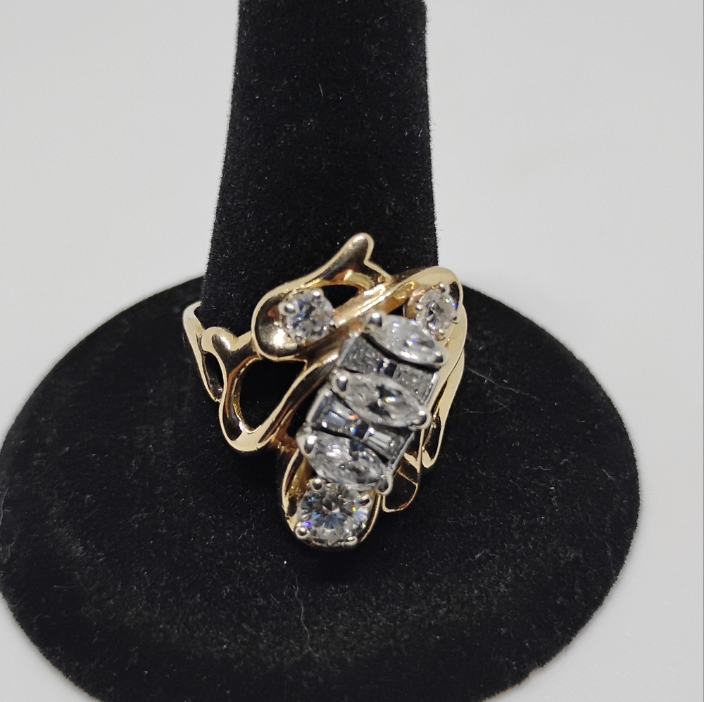 Ladies Statement Ring - Picture 4 of 6